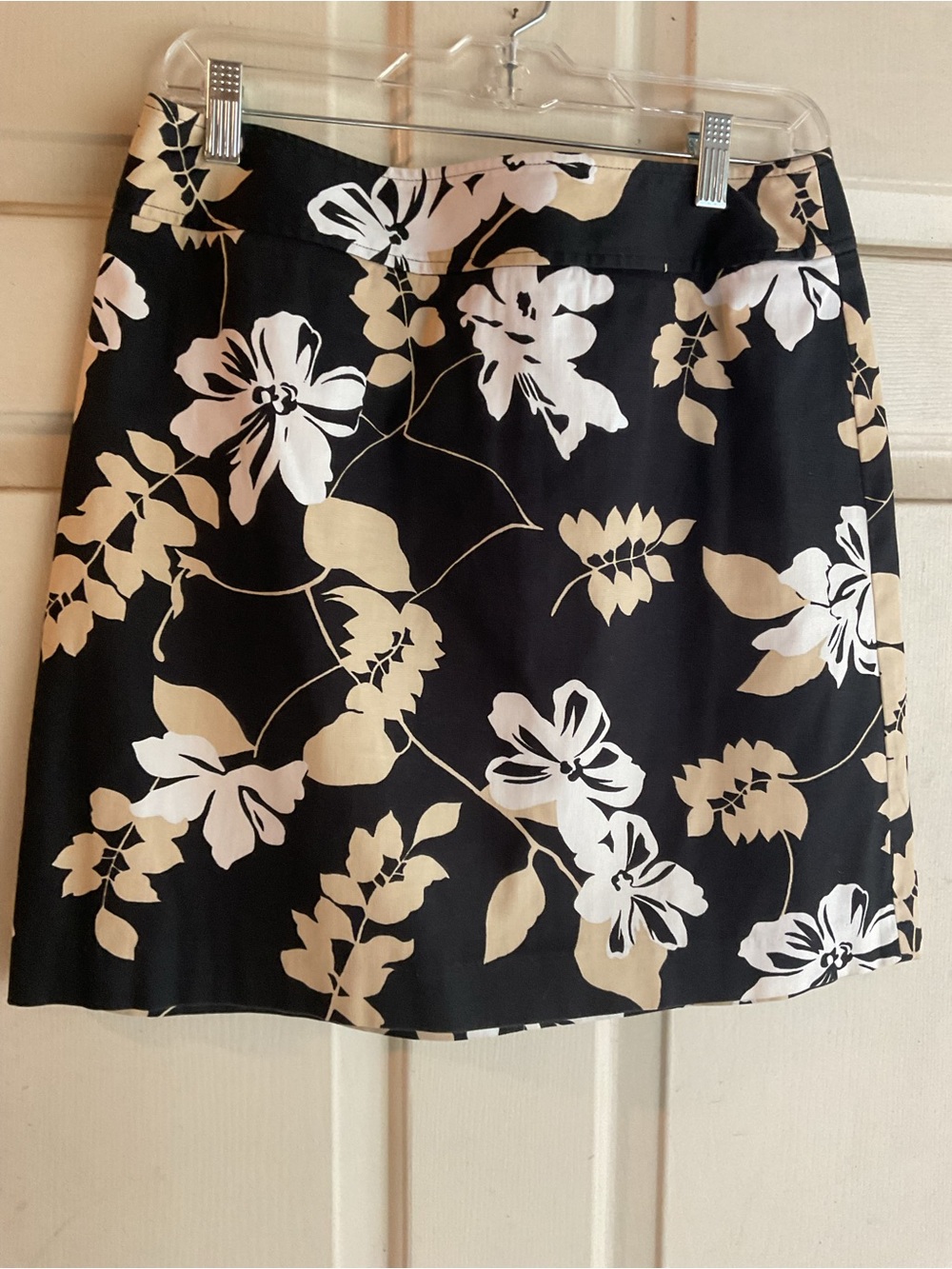 RAFAELLA  SZ.10 Floral A-Line Mini Skirt in BOLD HIBISCUS STRETCH